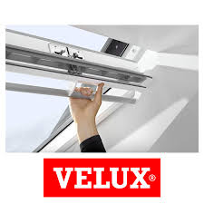 CENTRE PIVOT ROOF WINDOW - VELUX GGL CK02 2070 550MM X 780MM (WHITE)